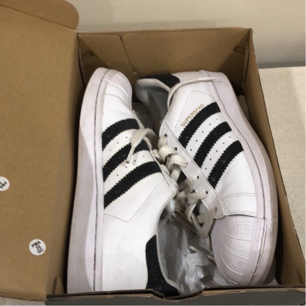 Adidas Sneakers